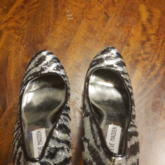 Shoe - Picture 4 of 4